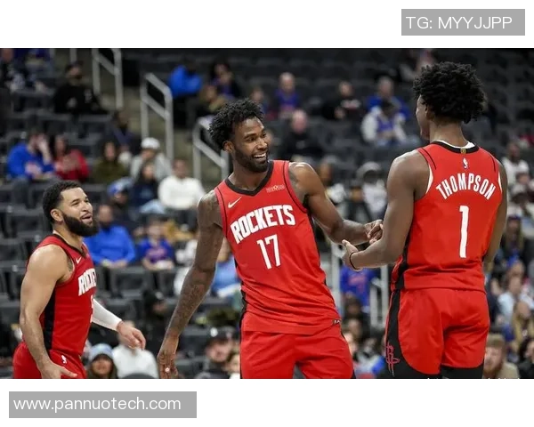 2018年火箭与猛龙精彩对决回顾赛场瞬间与关键时刻分析 2018年火箭与猛龙精彩对决回顾赛场瞬间与关键时刻分析