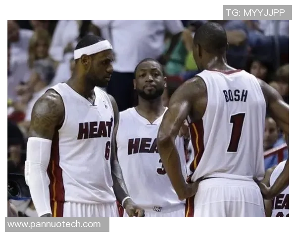 小牛队与热火队在夏季联赛中的精彩对决与战术分析 小牛队与热火队在夏季联赛中的精彩对决与战术分析